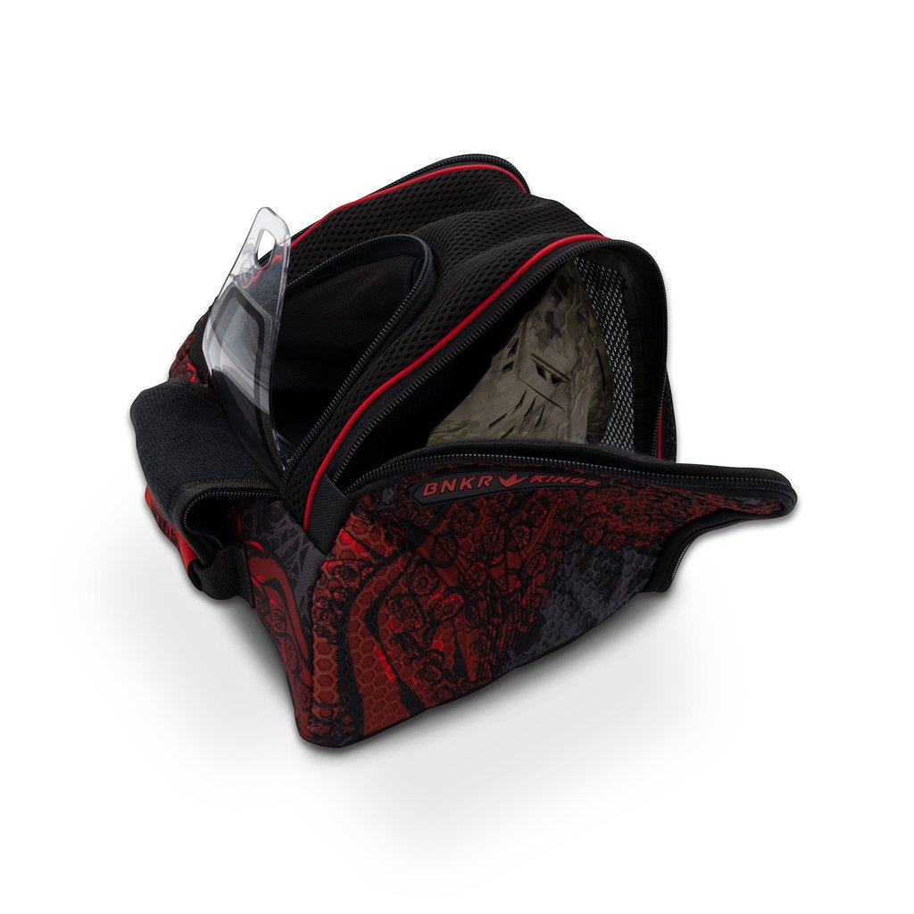 Bunkerkings Supreme Google Bag Maskentasche Red Tentacles