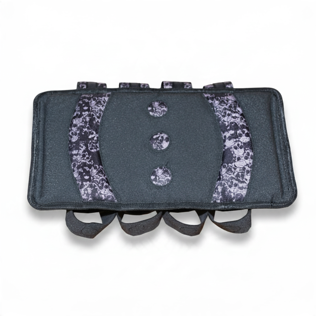 id-paintball Battlepack Skulls Rot mit Totenkopf-Muster, gepolstertem Rückenteil und Schlaufen für 9 Paintball-Pods