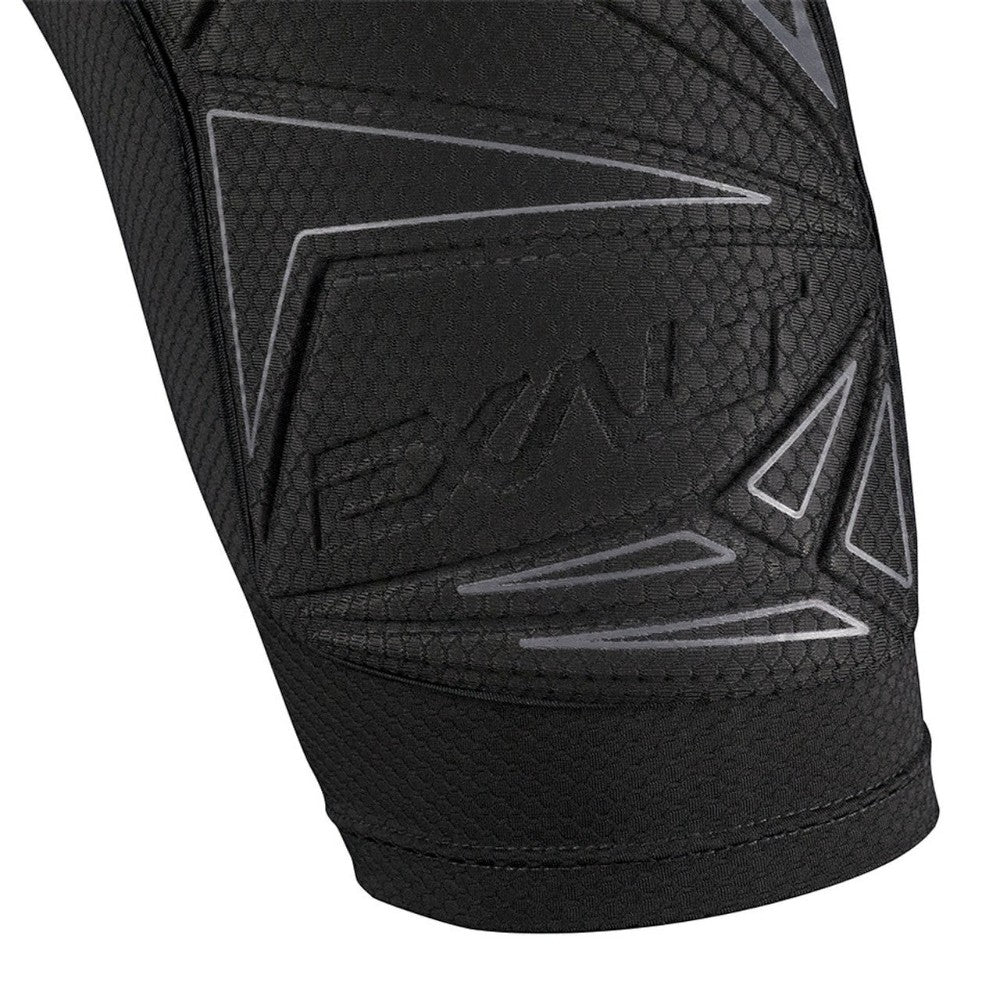 id-paintball Exalt FreeFlex Paintball Slide Short mit schwarzer Schutzpolsterung an Oberschenkel und Hüfte
