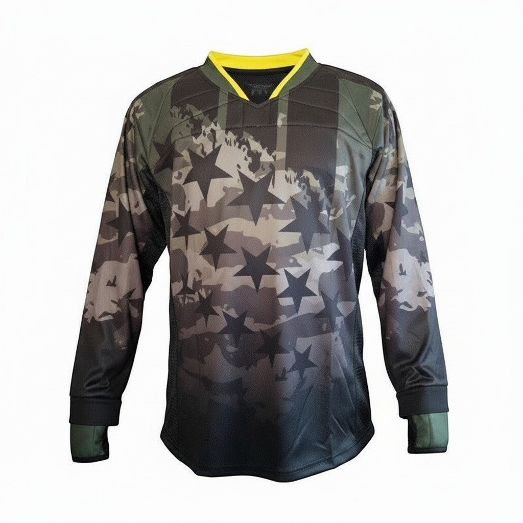 id-paintball Custom Paintball Jersey Star in Camouflage mit Sternen, gepolsterten Schultern und gelbem Kragen.
