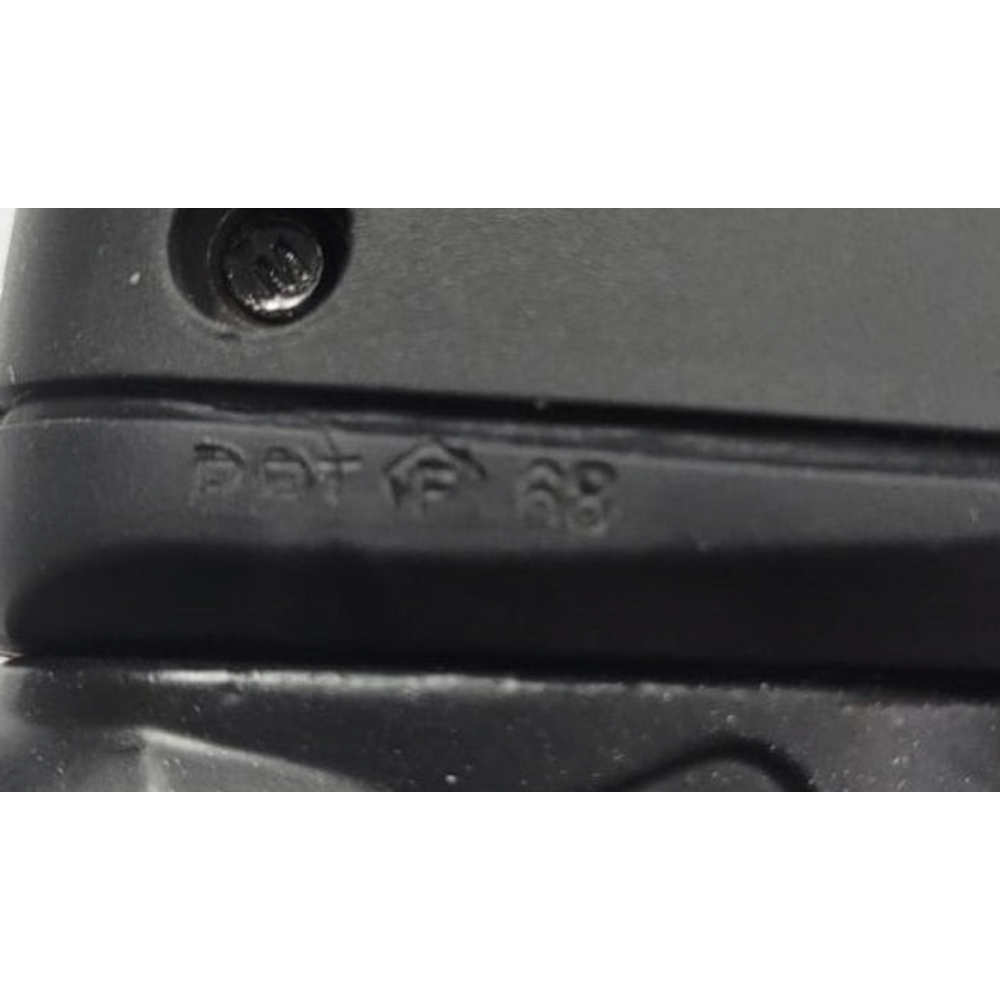 id-paintball Tippmann Stormer Elite Markierer Detailansicht mit F-Zeichen Kennzeichnung auf dem Kunststoffgehäuse