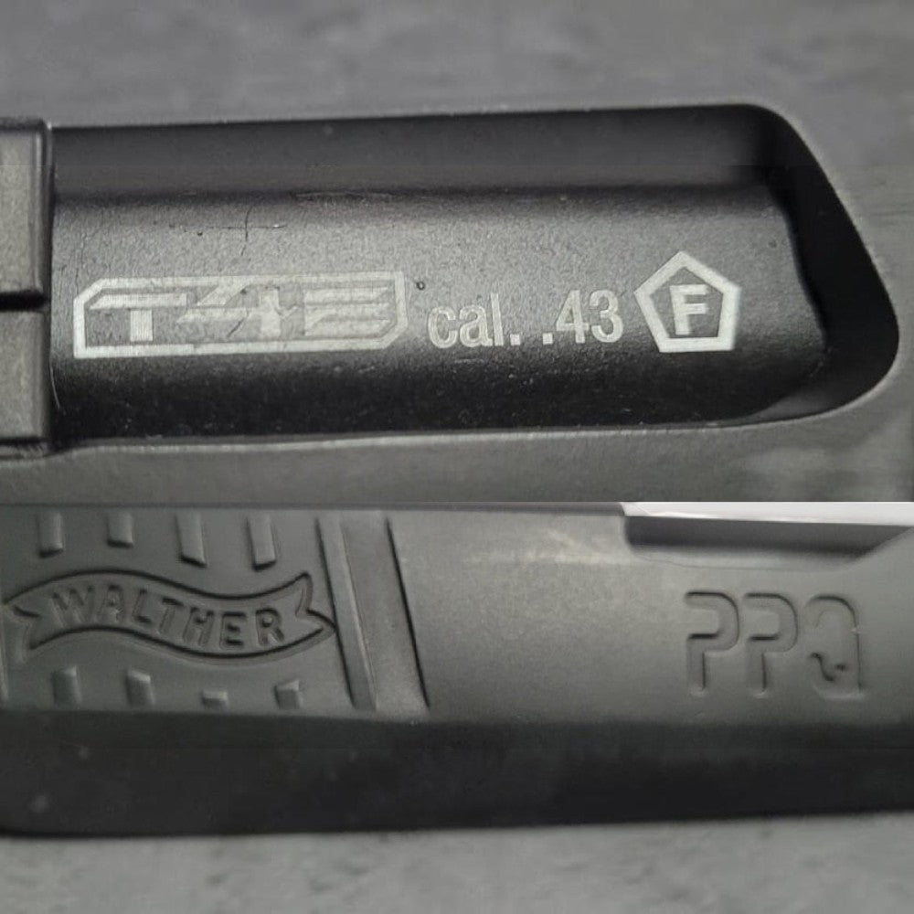 id-paintball Walther PPQ M2 T4E Trainingspistole mit Kaliber .43 Markierung und F-Zeichen auf dem schwarzen Verschluss