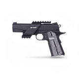 id-paintball airmaX® Universal Pistolenmontage aus schwarzem Metall montiert auf einer Pistole mit gemusterten Griffen