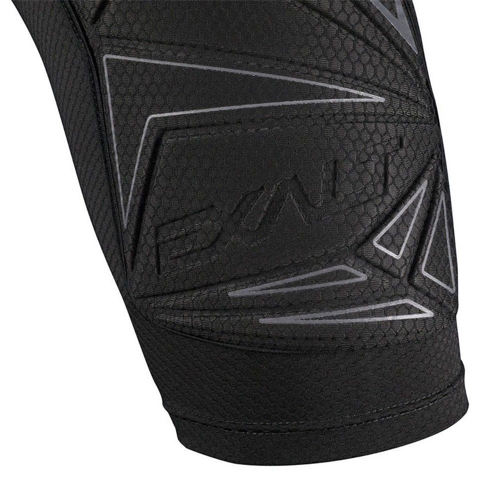 id-paintball Exalt FreeFlex Paintball Slide Short mit schwarzer Schutzpolsterung an Oberschenkel und Hüfte