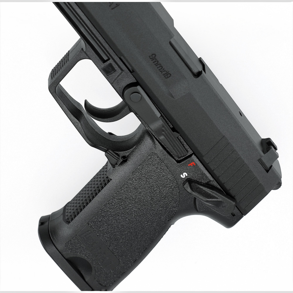 id-paintball Heckler & Koch P8 A1 Airsoft Pistole mit schwarzem Metallschlitten und texturiertem Polymergriff