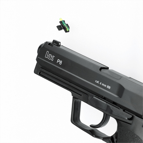 id-paintball Heckler & Koch P8 CO2 Airsoft-Pistole mit abgenommenem Visier auf weißem Hintergrund