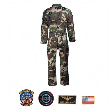 id-paintball Mil-Tec Fliegerkombi in Woodland Camo von hinten mit vier beiliegenden Patches und Abzeichen
