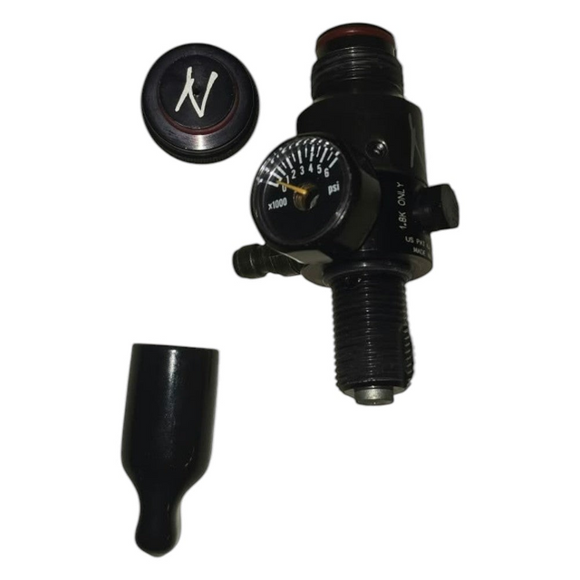id-paintball Ninja Regulator für 300 Bar 4500 PSI Paintball Systeme in gebrauchtem Zustand mit Manometer
