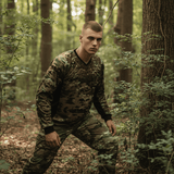 id-paintball Paintball Jersey in Wüstentarn-Camouflage mit Polsterung an Schultern und Brust in Waldumgebung