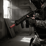 id-paintball schwarze Halbfingerhandschuhe mit Handrückenprotektoren für Paintballspieler in taktischer Ausrüstung