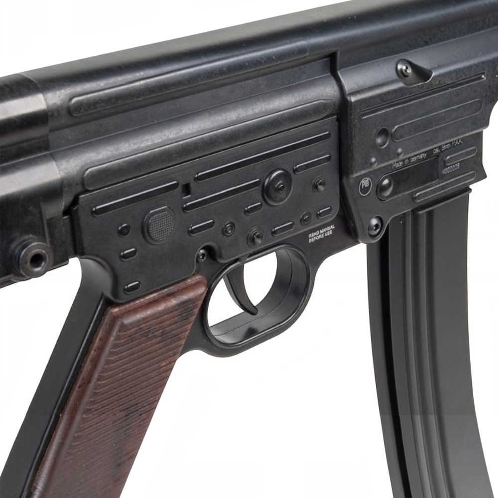 id-paintball GSG StG44 Gas Signalwaffe mit Vollmetallgehäuse und Echtholz-Griffstück im Detail