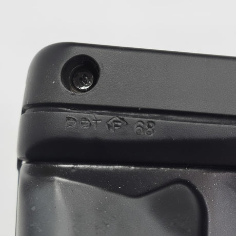 id-paintball Tippmann Stormer Tactical Markierer Detailansicht mit F-Zeichen und Kaliber 68 Prägung im Kunststoffbody