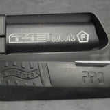 id-paintball Walther PPQ M2 T4E Trainingspistole mit Kaliber .43 Markierung und F-Zeichen auf dem schwarzen Verschluss