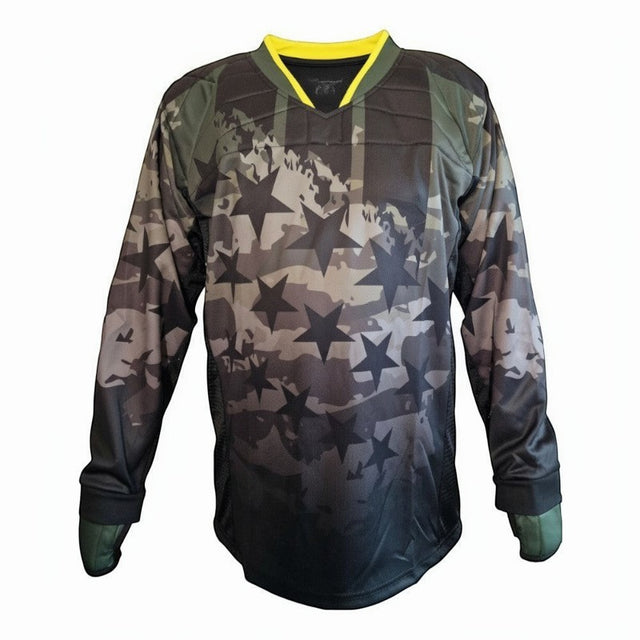 Custom Paintball Jersey Star in Schwarz, Grau und Oliv mit Camouflage-Muster, Sternen und Polsterungen.